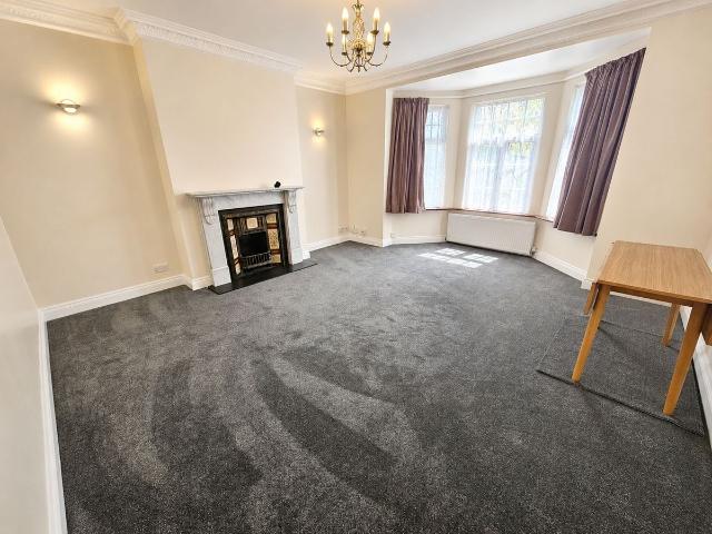 Apartment for rent in The Hale, Mill Hill