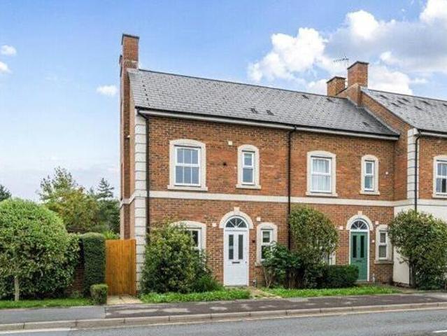 House for sale in Farnham, Waverley