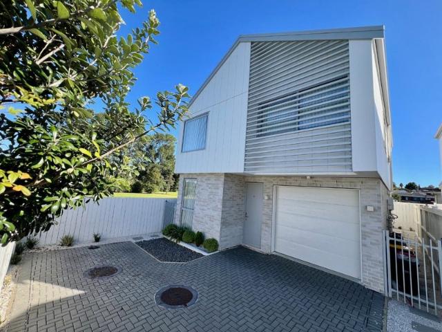 House for rent in Half Moon Bay, Howick