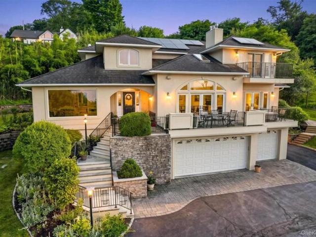 House for sale in Cornwall, New York