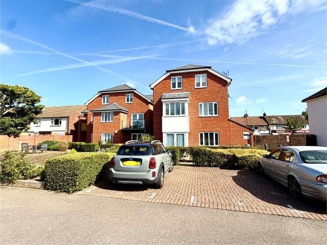 Apartment for rent in Halfway Street, Greater London