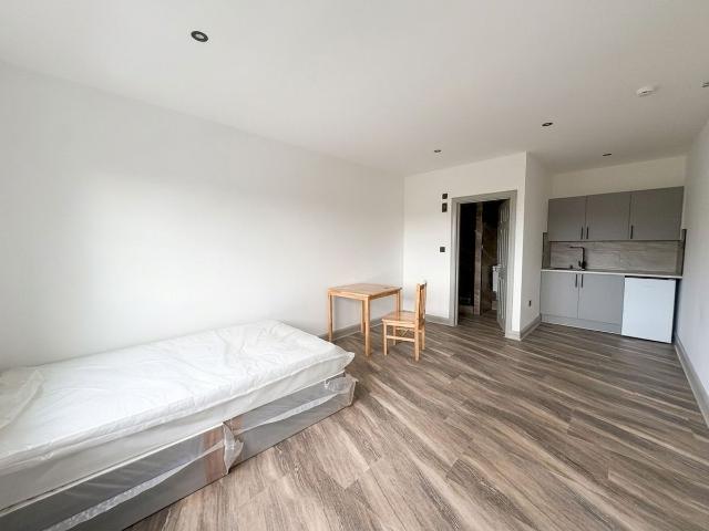 Studio for rent in Longlands, Halfway Street