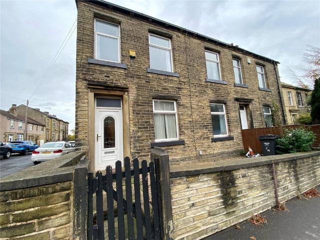 House for rent in Waring Green, Calderdale