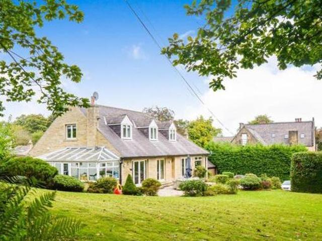 House for sale in Huddersfield, West Yorkshire