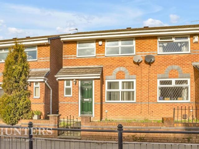 House for rent in Wardle, Burnedge