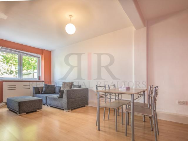 Apartment for rent in West Heath, Greater London