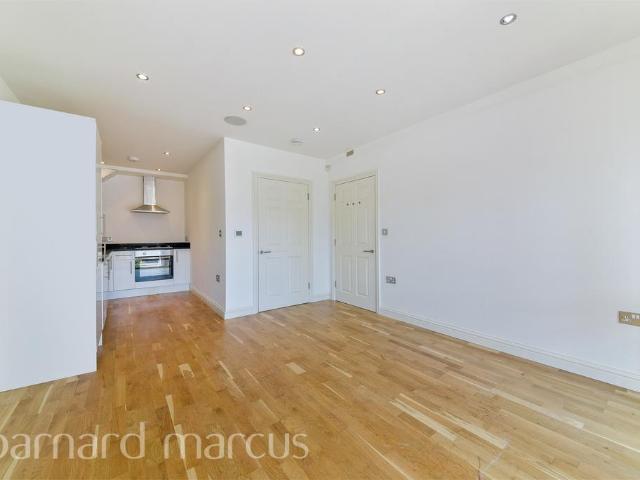 Apartment for rent in London Borough of Croydon, Purley