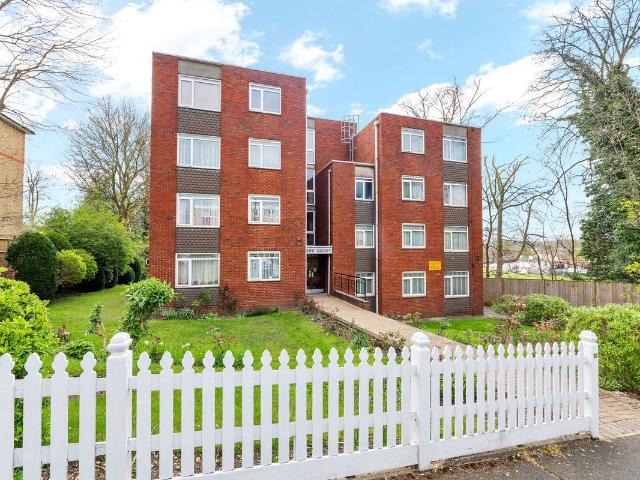 Apartment for rent in London Borough of Croydon, Waddon