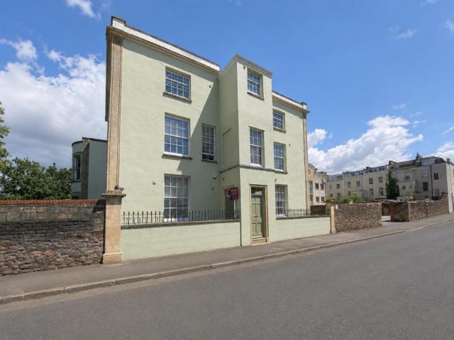 Apartment for rent in Spike Island, Feckenham