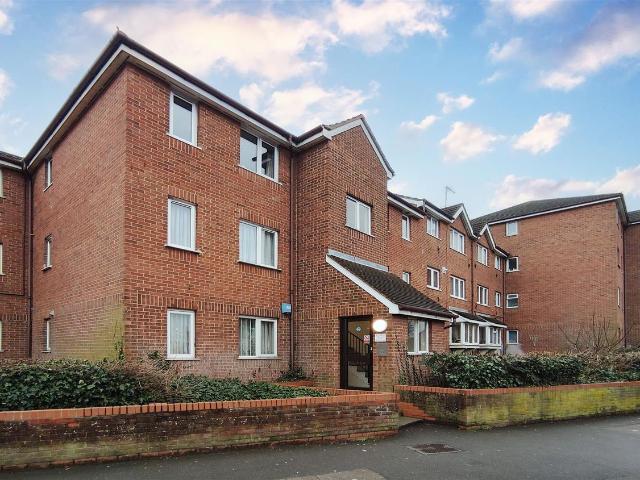 Apartment for rent in Chingford Mount, Highams Park