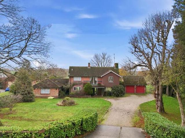 House for sale in Ingatestone and Fryerning, Navestock Side