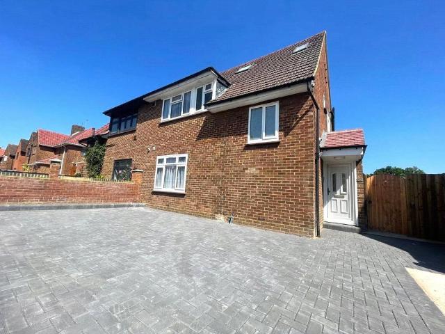 House for rent in London Borough of Hounslow, Greater London