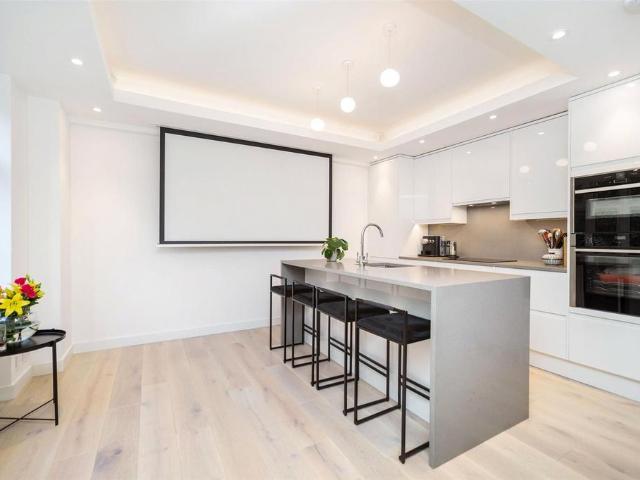Apartment for rent in St. John's Wood, Greater London