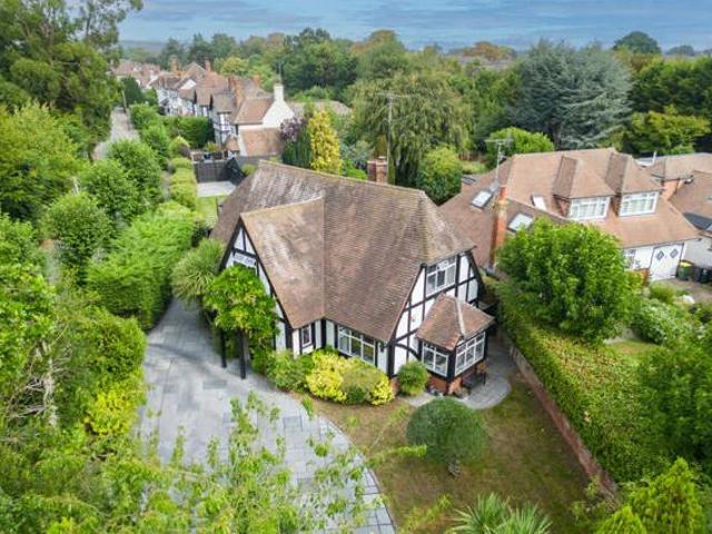 House for sale in Stroud Green, Barling