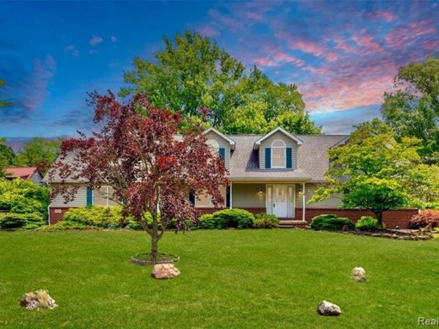 House for sale in Grosse Ile