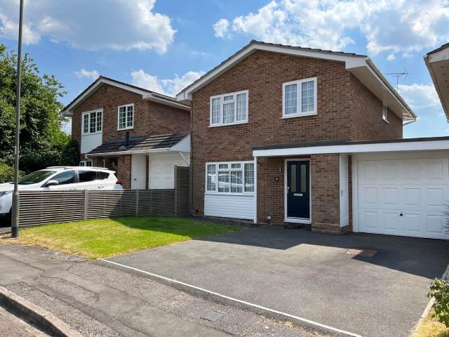 Apartment for rent in North Ascot, Ascot