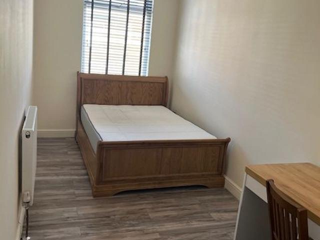 Room for rent in Brownlow Fold, Lee Bank