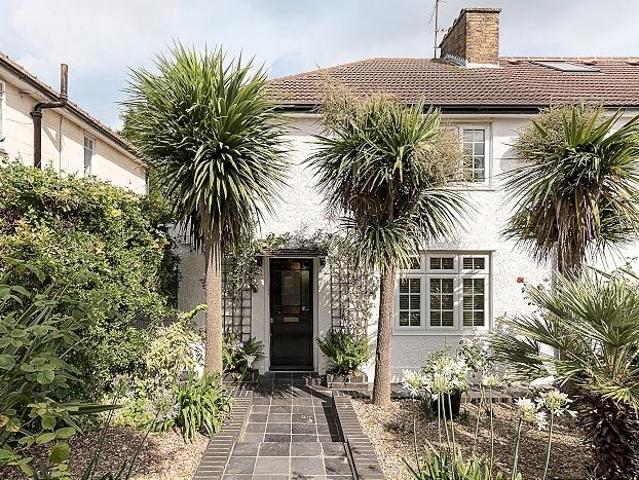 House for rent in Colney Hatch, Greater London