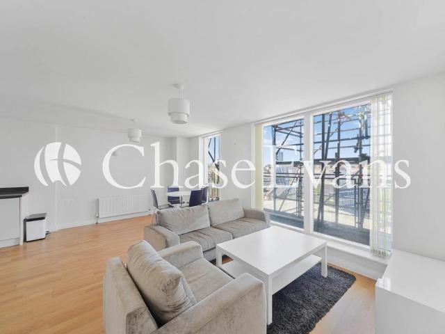 House for rent in Poplar Grove, Greater London