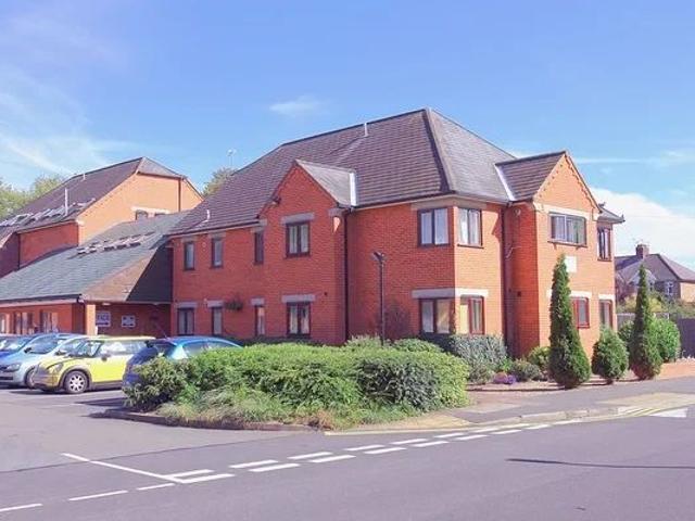 Studio for rent in Elmfield, Leicestershire