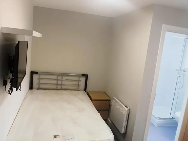 Studio for rent in Elmfield, Leicestershire