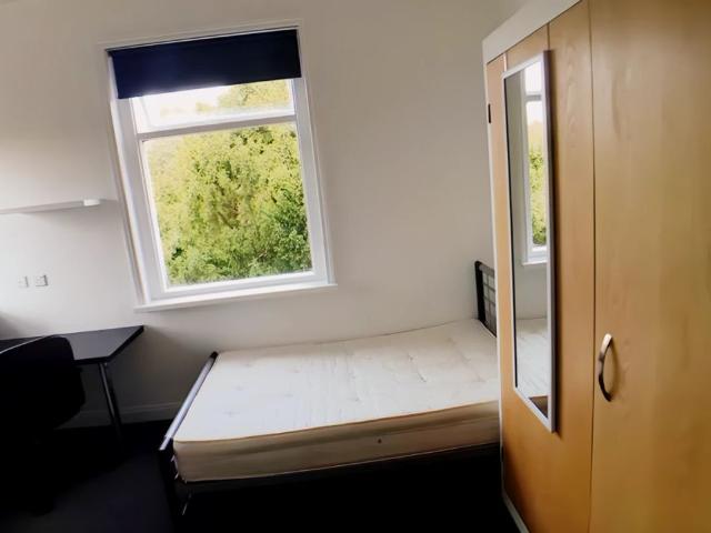 Studio for rent in Elmfield, Leicestershire