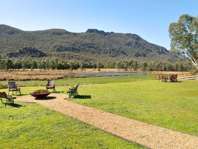 Townhouse for sale in Halls Gap, Victoria