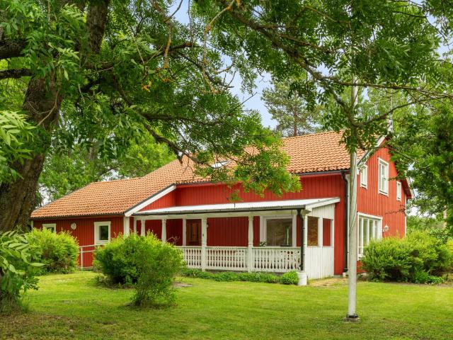 Villa till salu i Hallstavik, Stockholm