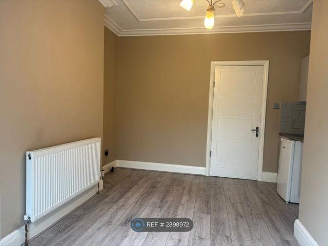 Studio for rent in Temple Fortune, Greater London