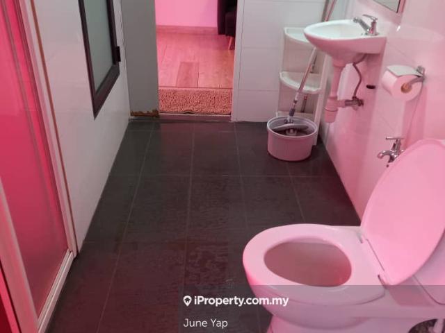 Room for rent in Petaling, Damansara Damai