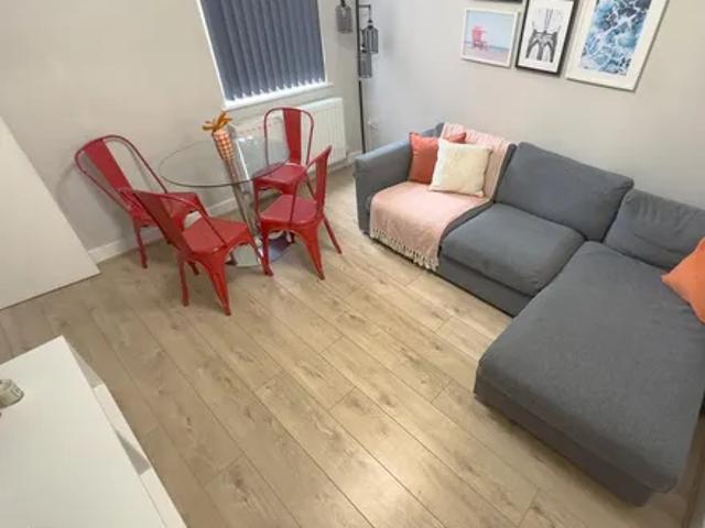 House for rent in Elm Park, Calderstones
