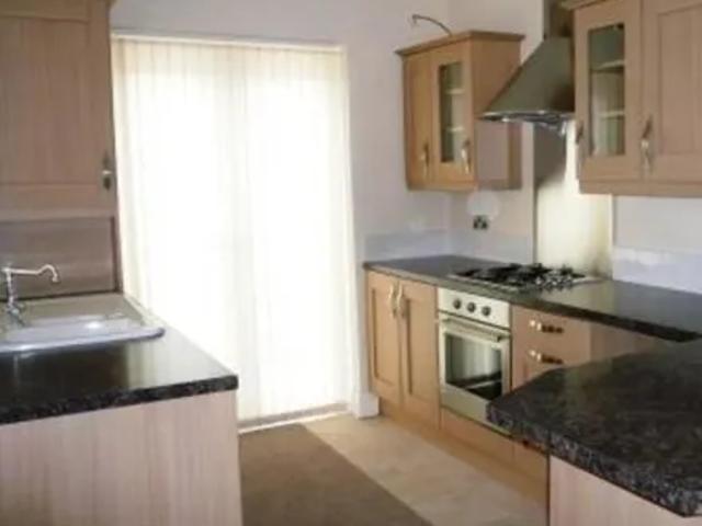 House for rent in Elm Park, Calderstones