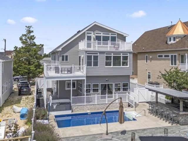 House for sale in Brick