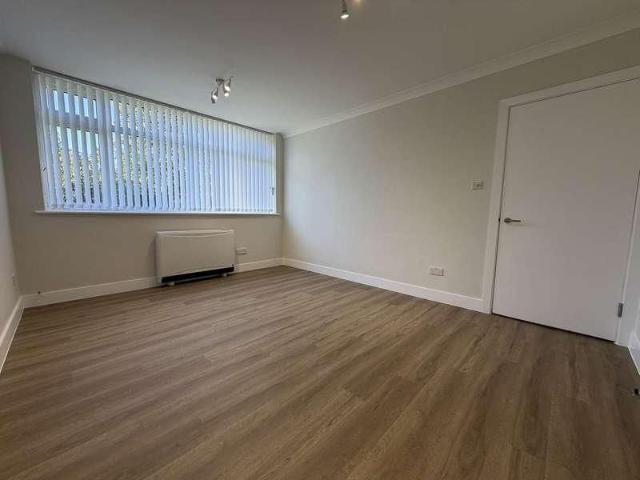 Apartment for rent in Hales Place, Canterbury