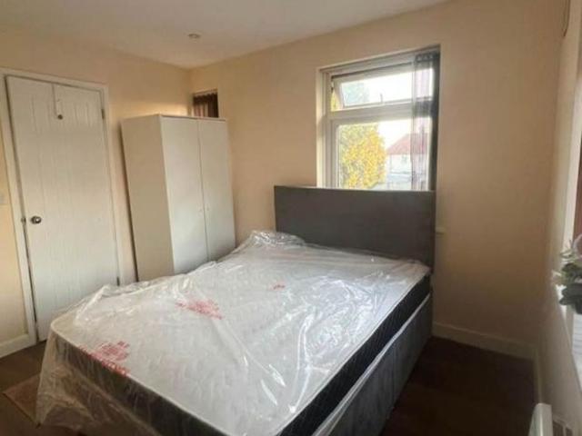 Studio for rent in Hayes, Greater London