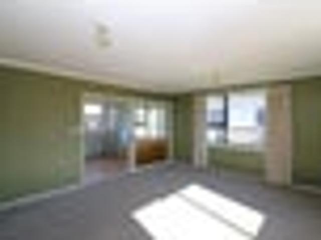 House for rent in Chaslands, Canterbury