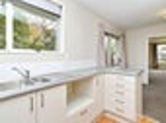 Apartment for rent in Chaslands, Canterbury
