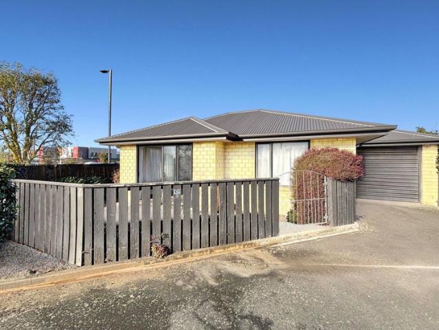 House for rent in Chaslands, Canterbury