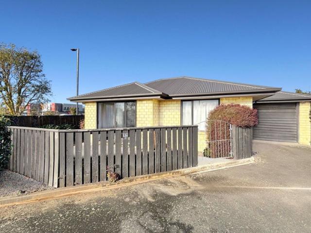 House for rent in Chaslands, Canterbury