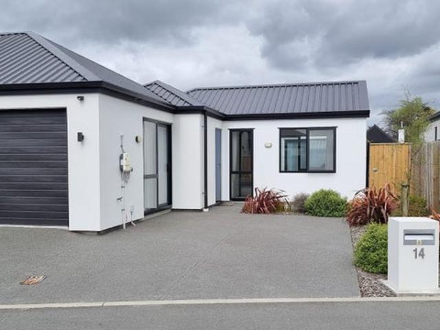 House for rent in Chaslands, Canterbury