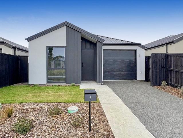 House for rent in Chaslands, Canterbury