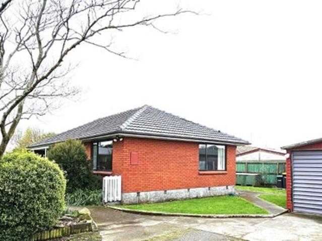House for rent in Chaslands, Canterbury