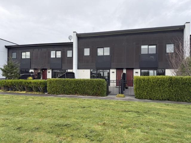 House for rent in Chaslands, Canterbury