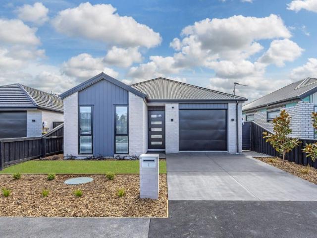 House for rent in Chaslands, Canterbury