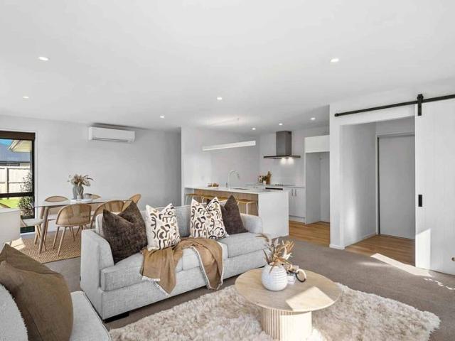 House for rent in Chaslands, Canterbury
