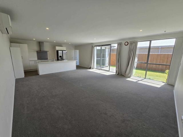 House for rent in Chaslands, Canterbury