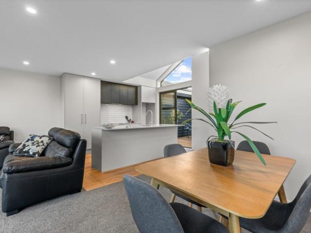 House for rent in Chaslands, Canterbury