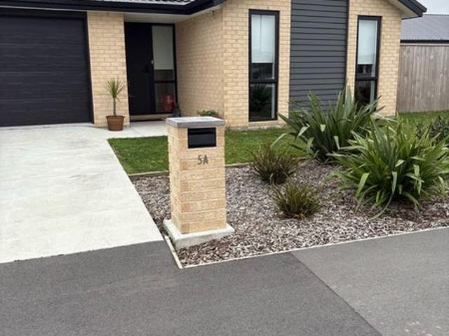 House for rent in Chaslands, Canterbury