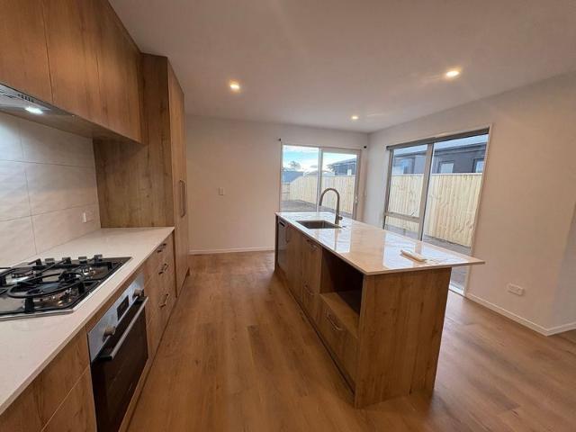 House for rent in Chaslands, Canterbury