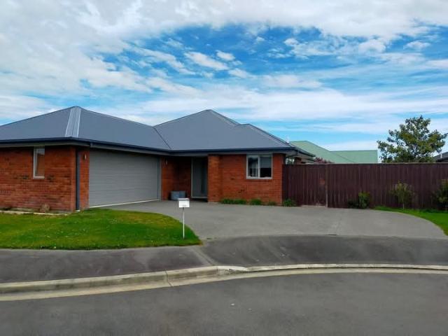 House for rent in Chaslands, Canterbury